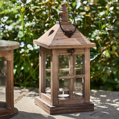 Traditional Style Wooden Heart Decorative Hanging Outdoor Garden Lantern