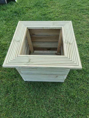 Tree Planter - Redwood - L67 x W67 x H55 cm