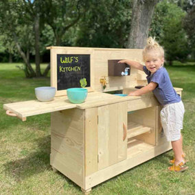 Triple Mud Kitchen for Creative Mud Recipes