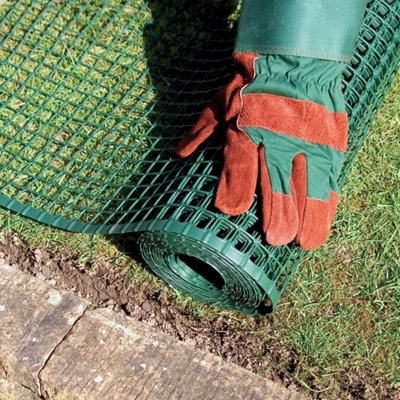 True Products Green General Plastic Mesh Garden Fence - 20mm x 20mm Square Mesh - 1m x 5m - 3