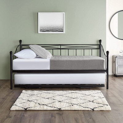 Trundle bed on sale under platform