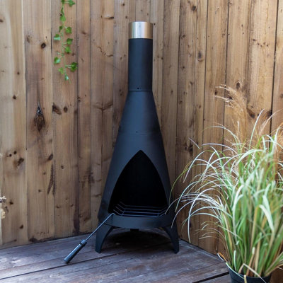 Modern 360-Degree Mesh Chimenea in Black | Wilko