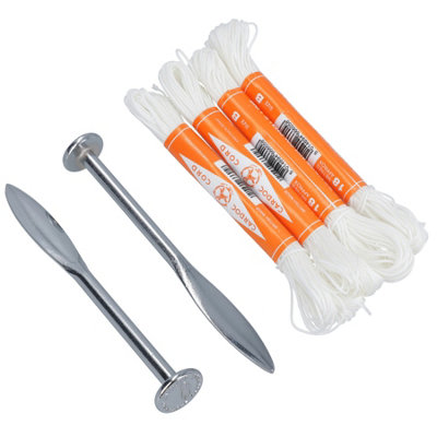 Two Footprint Line Pins and Four Braided Nylon Chalk Line Size B 18m