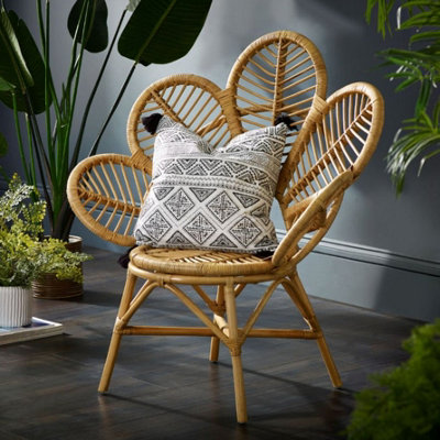 Rattan feature deals chair