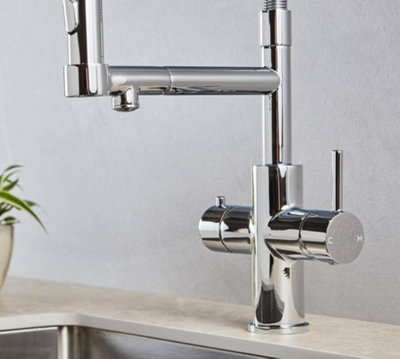 UKB 3-in-1 INSTANT BOILING WATER FELXI HOSE TAP CHROME