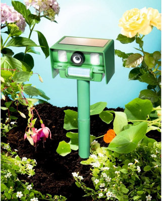 Ultrasonic Solar Powered Pest Repeller Scarer Stake in Lawns Borders or Mount on Walls or Fences 7m Detection Range
