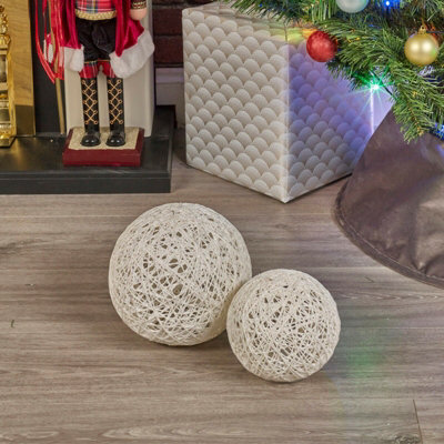 URBNLIVING 2 Pcs LED Light Up Christmas Balls White with Glitter Ornament Warm Fairy Lights Home Decor
