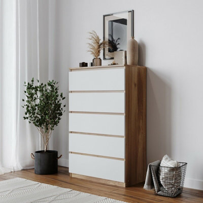 URBNLIVING Height 108.5Cm 5 Drawer Skagen Wooden Bedroom Chest Cabinet Colour Oak Carcass and White Drawers No Handle Storage
