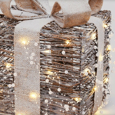 URBNLIVING Set of 3 Light Up Christmas Present Rattan LED Parcel Box Gift Tree Decorations