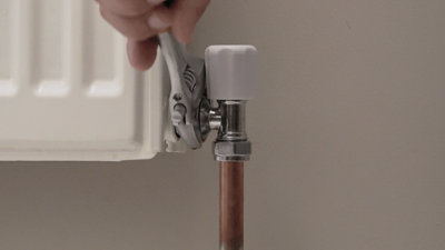 How to drain a radiator - DIY Tips & Guides at B&Q