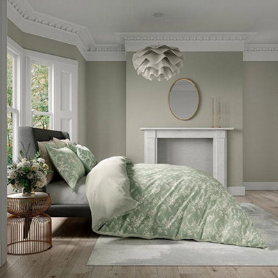 V&A Daffodil Dreams Duvet Cover Set King Size Green