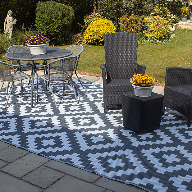 Valiant Geometric Outdoor Patio and Decking Rug - 12ft x 9ft (3.6