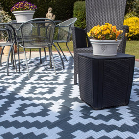 Valiant Geometric Outdoor Patio, Decking and Camping Rug - 6ft x 4ft (1.8m x 1.2m)