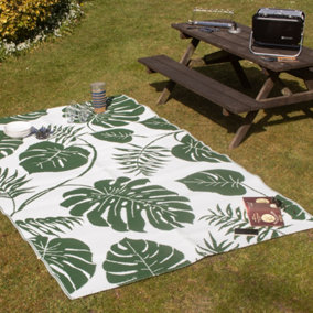 Valiant Leaf Green Outdoor Patio and Decking Rug - 9ft x 6ft (2.7m x 1.8m)