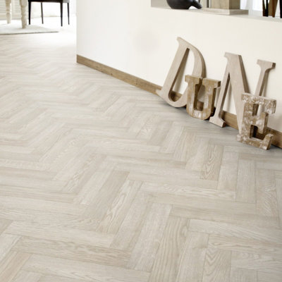 Valley Light Herringbone by Remland (3m x 2m)