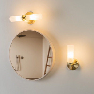 ValueLights Canya Brushed Gold IP44 2 Way Frosted Reeded Glass Wall Light with LED Bulbs