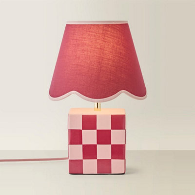 ValueLights Evie Burgundy Ceramic Checkerboard Table Lamp with Scallop Shade and Bulb