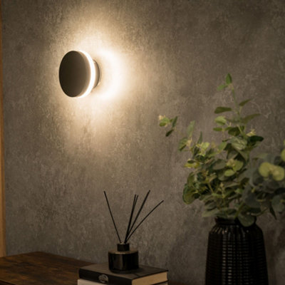 ValueLights Infinity Black Outdoor Wall Light and LED Integrated LED 6W Warm White Bulb