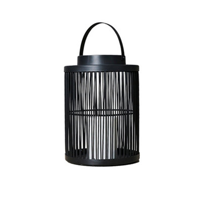 https://media.diy.com/is/image/KingfisherDigital/valuelights-integrated-led-battery-operated-black-wire-basket-lantern-candlelight-lamp-warm-white~5016529259664_01c_MP?$MOB_PREV$&$width=768&$height=768