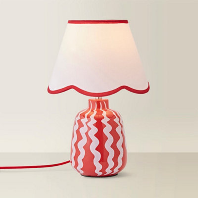 ValueLights Katy Pink and Red Wiggle Stripe Table Lamp with Scallop Shade and Bulb