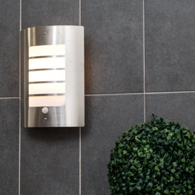 ValueLights Medlock Stainless Steel and Frosted Lens IP44 Rated PIR Motion Sensor Outdoor Wall Mounted Security Light