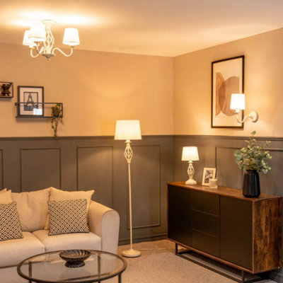 ValueLights Memphis Traditional Cream Wall Light Fitting with a Fabric Lampshade - Bulb Included