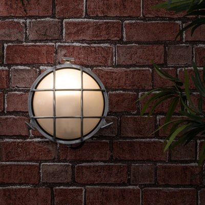 ValueLights Stern Silver Round Outdoor Garden Nautical Wall Light