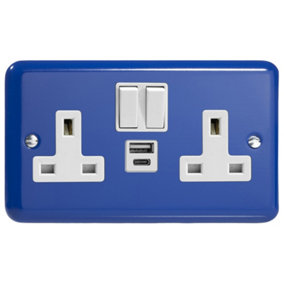 Varilight 2-Gang 13A Single Pole Switched Socket with 1x USB A & 1x USB C Charging Ports Reflex Blue