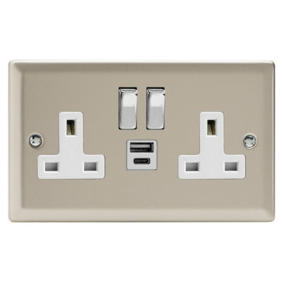 Varilight 2-Gang 13A Single Pole Switched Socket with 1x USB A & 1x USB C Charging Ports Satin