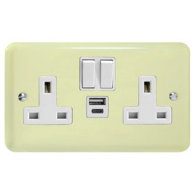 Varilight 2-Gang 13A Single Pole Switched Socket with 1x USB A & 1x USB C Charging Ports White Chocolate