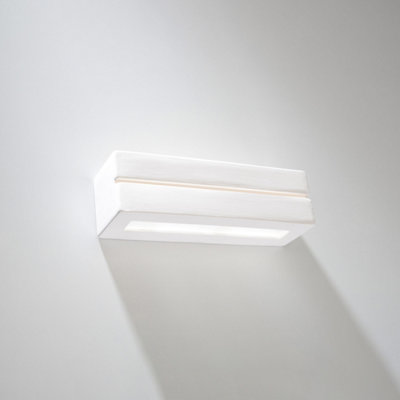 Vega Ceramic White 1 Light Classic Wall Light