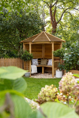 Venetian Wooden Garden Corner Arbour