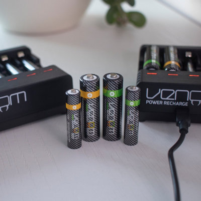 Venom Rechargeable AA Batteries & Charging Dock - Includes 16 x 2100mAh Batteries