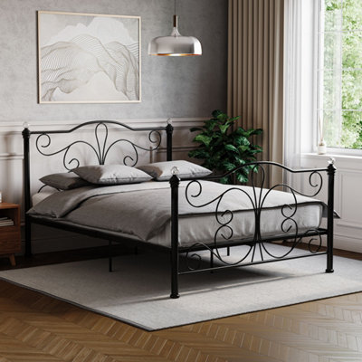Vida Designs Chicago Black 4ft6 Double Metal Bed Frame | DIY at B&Q