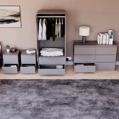 Vida Designs Denver 4 Piece Bedroom Set - (2 Drawer Large Bedside