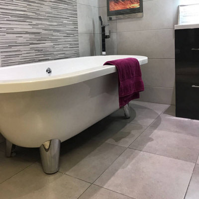 Viktor Benson Arc Flat Top Freestanding Bath with Modern Chrome Feet