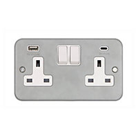 Vimark VM1289 Metalclad 13A 2 Gang Switched Socket with 2 USB Ports (1 x Type C, 2 x Type A, 4.8A)