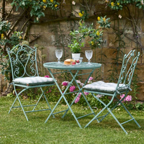 B&q metal garden sales table and chairs