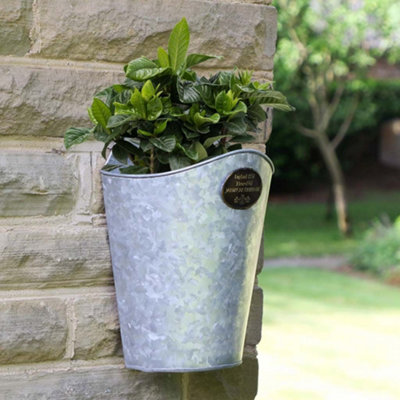 Vintage Style Country Indoor Outdoor Garden Wall Hanging Planter (H) 36cm, (Dia)25cm
