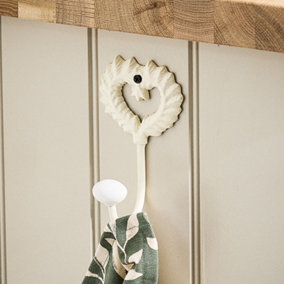 Vintage Style White Love Heart Wreath Hallway Kitchen Bedroom Coat Peg Bathroom Towel Hooks with Ceramic Tips