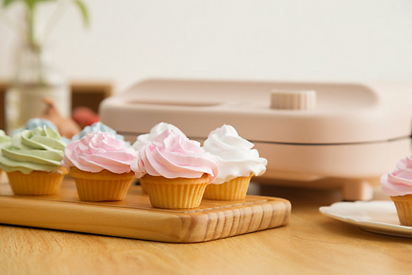 Vitantonio Japan Waffle & Hot Sandwich Maker - Pink (with Vitantonio Japan Waffle & Hot Sandwich Maker - Pink (with