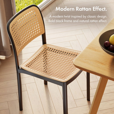 VonHaus Dining Table & Chairs Set, Rectangular Dining Table with 4 Dining Chairs, Dinner Table with 4 Plastic Rattan Effect Chairs