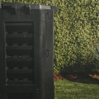 VonHaus Garden Compost Bin 480L, Slatted Composter w/ Water Collection, Side Flap, Outdoor Compost Converter, Frost & UV Resistant