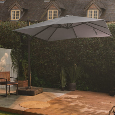 Vonhaus cantilever parasol online set