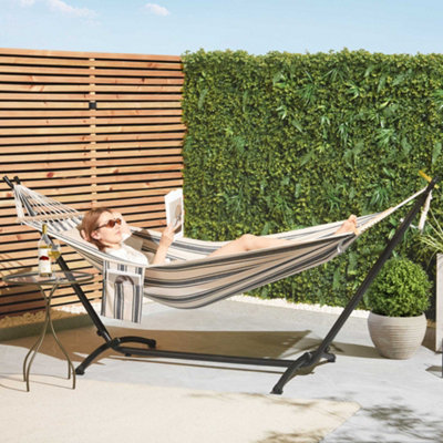 VonHaus Hammock with Sturdy Metal Frame Garden Hammock Free