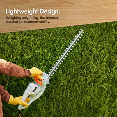 VonHaus Hedge Trimmer 550W Electric Lightweight Cutter for Hedges Bushes Branches More Comes with Blade