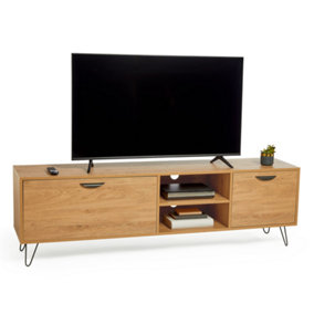 VonHaus TV Unit Oak Wood Effect, Cabinet For TVs up to 80", Large Entertainment Unit w/ 2 Storage Cupboards, 2 Shelves & Pin Legs