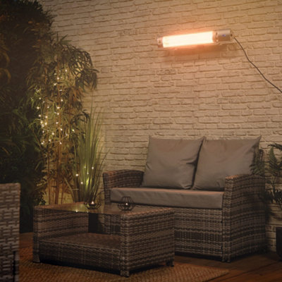 VonHaus Wall Mounted Heater 2KW, Halogen Electric Infrared Garden/Outdoor  Warmer w/ 2 Heat Modes, Fast Heat up, Waterproof | DIY at Bu0026Q