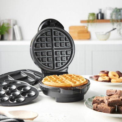 VonShef 3 in 1 Waffle Maker Brownie Doughnut Maker with Non Stick Removable Plates Makes