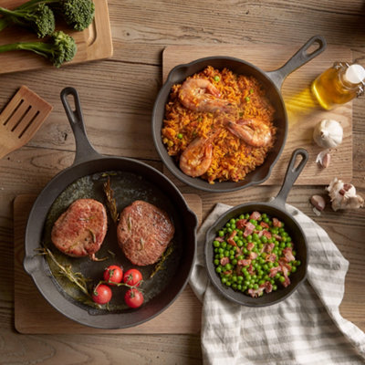 VonShef 3 Piece Set of Cast Iron Pans and Skillets for Grilling, Frying, Searing & More, suitable for all Hobs